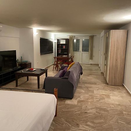 Superior Apartments 코로피온 외부 사진